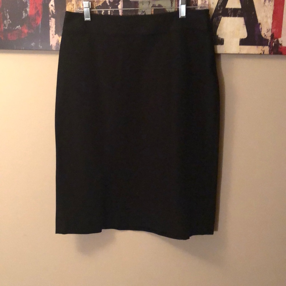 Black stretch fabric pencil skirt